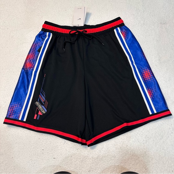 Men’s Nike Shorts - Picture 1 of 16